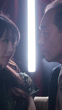 一个孤独男人的出口想要一个已婚女人在一个...回来了，她的美更闪闪发光。第1章
