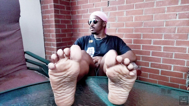 Soft Soleman: Dotykam i pokazuję moje miękkie podeszwy w solarium (2025)