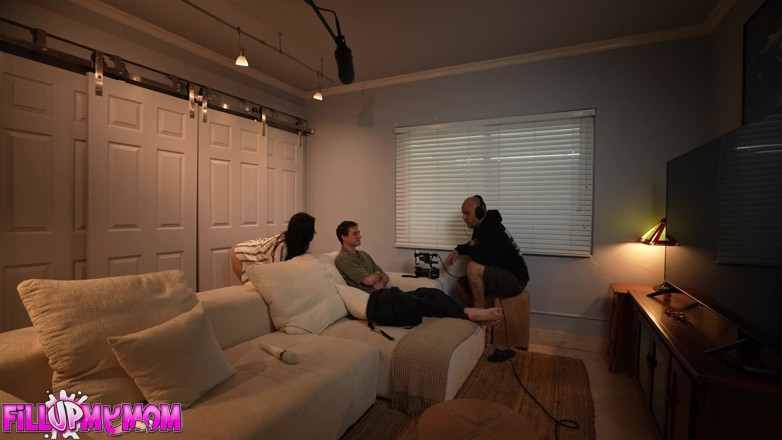 Fill Up My Stepmom: Ashlynn Taylor Bts, partie 1