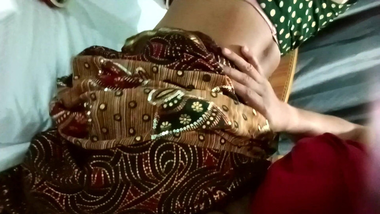 Hot N Sexy: Schattige Indische universiteitsprofessor Nandini seks op zijn hondjes met vriendje...