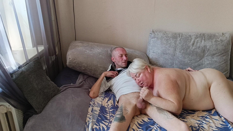 Zona901: Tiefer blowjob von einer nachbarin mit lutschen und schlucken von...