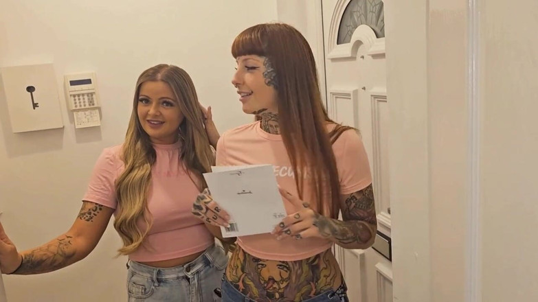 Yourfavecumslut: Dali jsme novým sousedům welcum dárek!