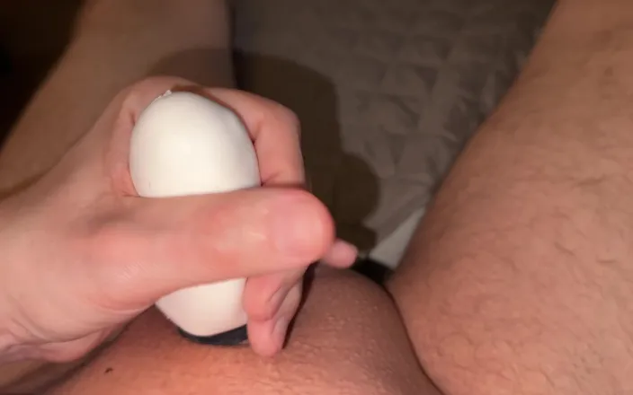 Wichskumpel: Neues masturbations-spielzeug + kleiner schwanz = abspritzen / teil 2