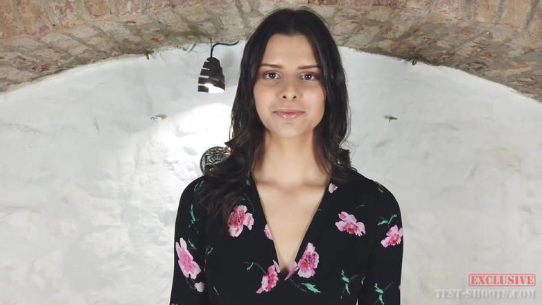 Test-Shoots: Video eksklusif dengan muka cantik remaja dara viola Kat dalam...