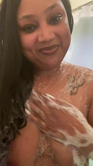 Misskelly80: Soapy pussy