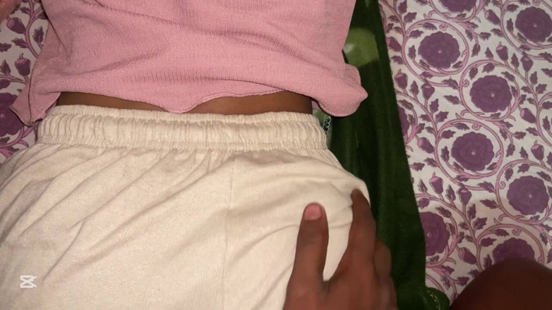DEVIL ROBERT: Мой шаловливый бойфренд трахает меня каждый день. Его большой хуй собирается удовлетворить меня каждый день. Очень мягкий трах