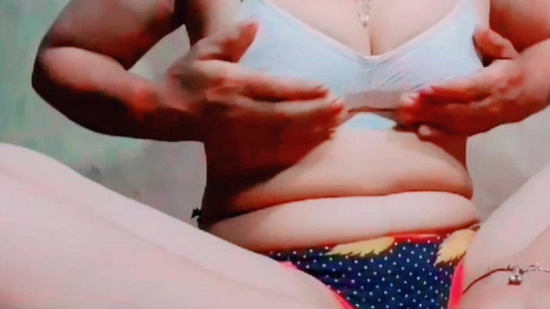 TricolorMusic3: Buceta rosa quente sexy mulher sexy sexy menina se masturba...