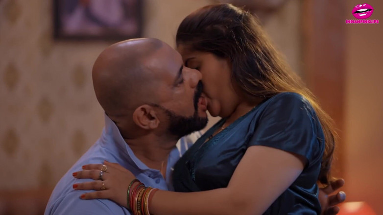 Indianpinklips: Gorąca Bhabhi złapała mnie, gdy masturbuje się w pełni nacked