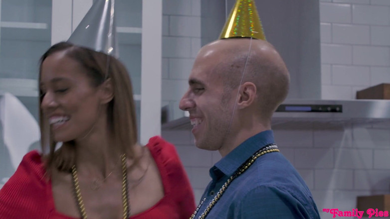 My family pies: New Years Eve with My Step Family - S17:e2