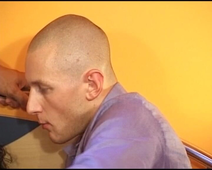 Porno kino: Německá děvka byla hardcore ošukaná ve trojce