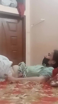 Pantat bahenol cewek ini dientot habis-habisan sama pacarnya sampai mengerang keenakan