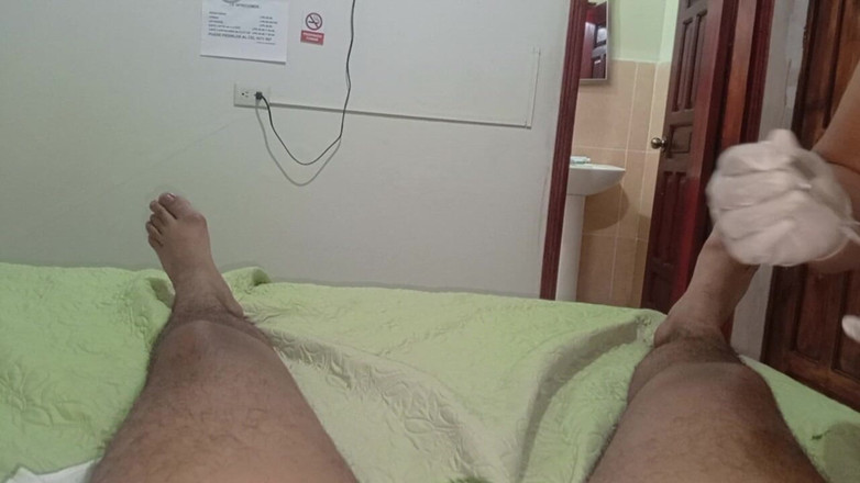 Milfta boohot: Zralá masérka se vzruší, když uvidí můj penis, a začne...