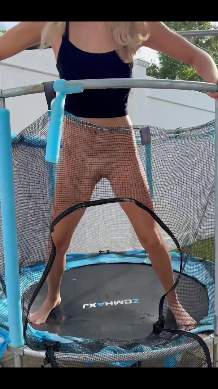 Tiffstreatsxoxo: Peeing While Jumping on the Trampoline