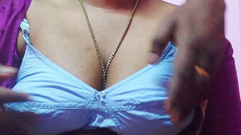 Desi Mohini: Zoya yenge desi kocasıyla odada seks yapıyor