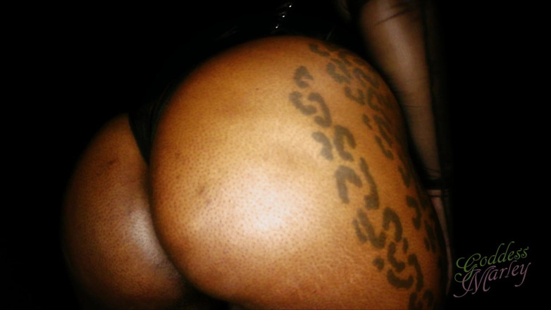 Goddess Marley: Kiss My Ass Through My Panties!