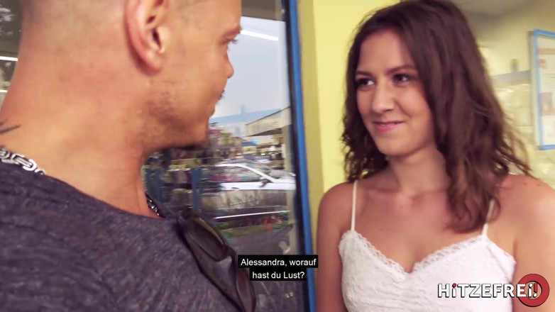 Hitzefrei: kamsin Alessandra Amore ki pul ke niche chudaee