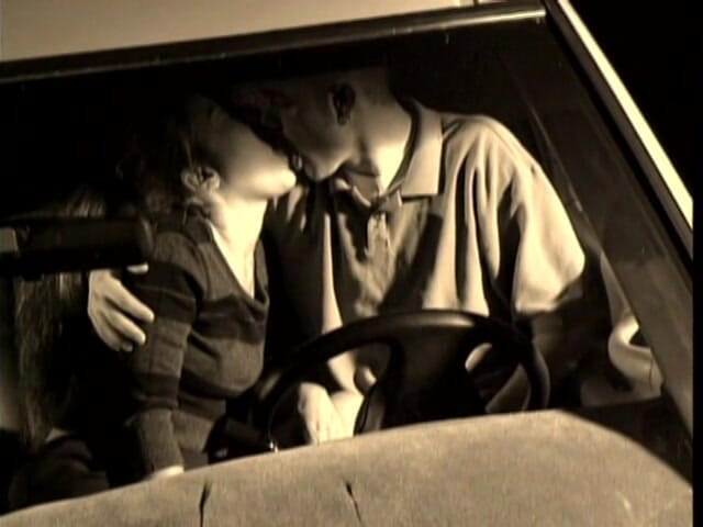 Solo Sensations: Giovane asiatica si tocca la figa e si fa una...