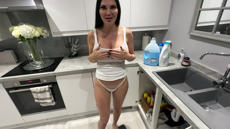 Jasmine Jae: Instalatér