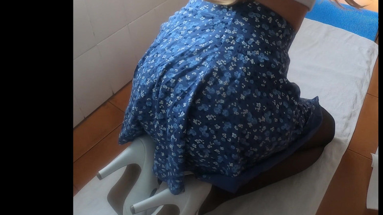 Ane Get Horny: Crot sendiri dan kencing di wajah! Aku sangat menikmatinya