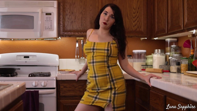 Luna Sapphire: Cum Pie CEI Cum Eating Instruction