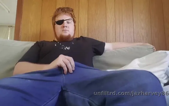 Jax harvey: Sexy Redhead with an Eye Patch Shows You How to...