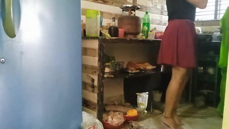 Fulki: Giovane sorellastra indiana scopata da cognato davanti alla mia sorellastra