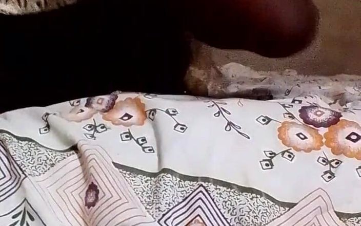 Jaanu294: Băiat din Sri Lanka, băiat cu chiloți sutien