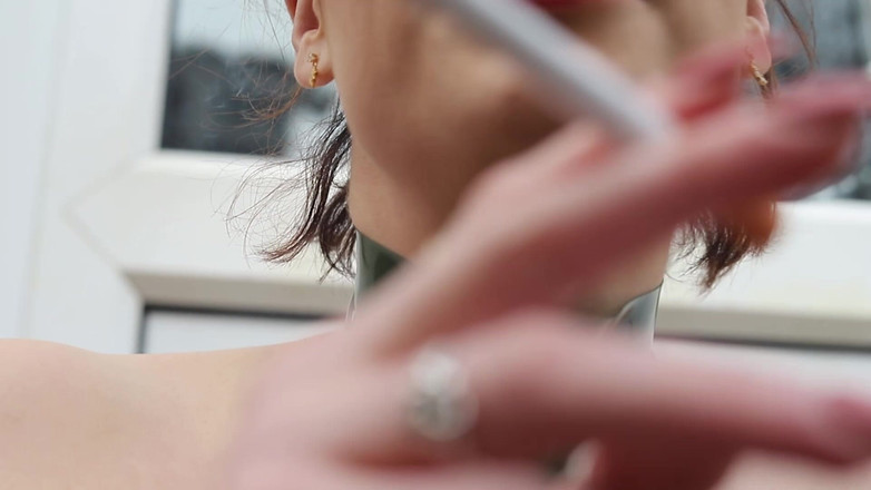 Countess diamond: Fumar te pone cachonda