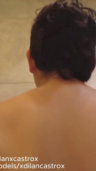 Hetero stiefvader neukt twink studente in rok zonder condoom creampie