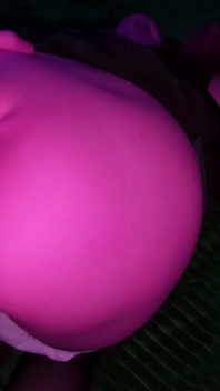 Tatlı kız bir partide bir adam tarafından terk edildi ve fırsatı değerlendirdim ve onu siktim - Rus pornosu konuşması