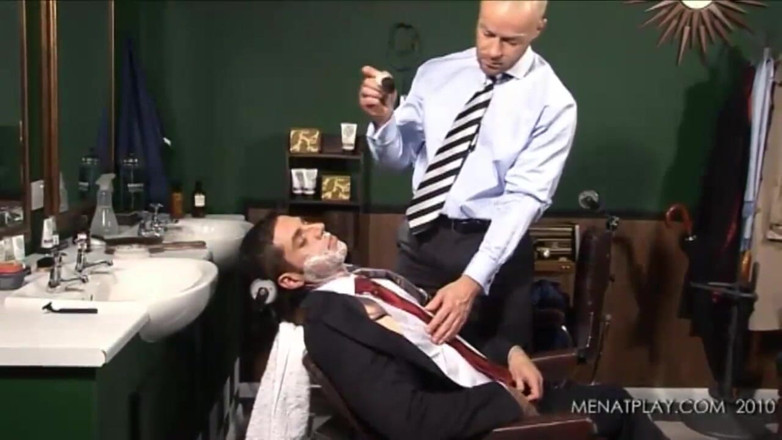 MenAtPlay: الحلاق وأكسل بروكس