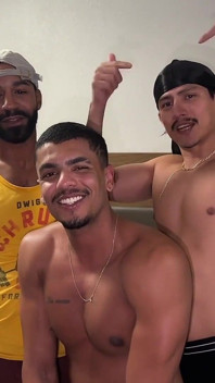 2 garanhões pendurados tag team duplo anal uncutlatinos