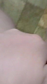 Nachytal jsem své spolubydlící při lesbickém sexu