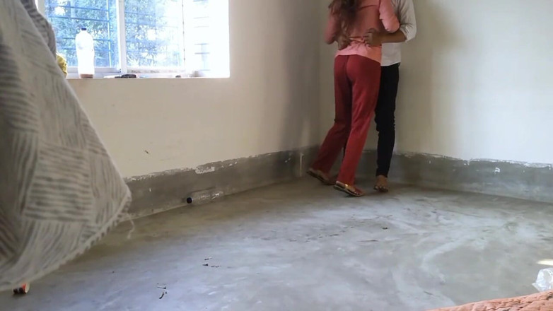 Fantacycutting: College ki tiffin time me studenter ne chupke se viral...