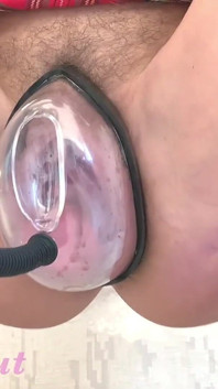 Ragazza cattiva con speculum