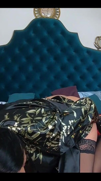 Dirtytalk für meinen unpotenten ehemann, während er eine sexy satinrobe trägt
