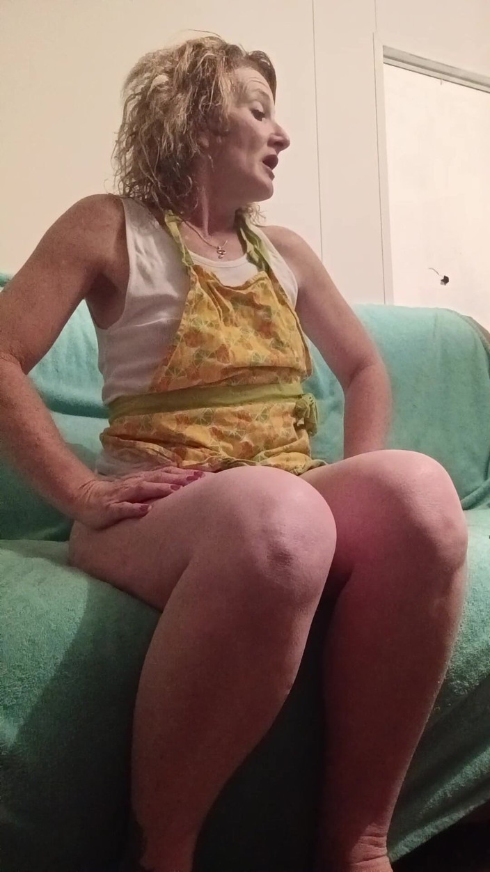 Longtoes45: Mommy's Boy