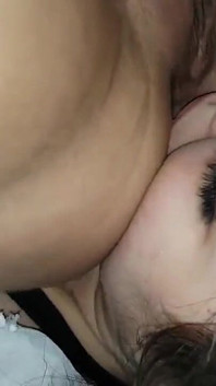 Lesbianas dominación lamiendo culo