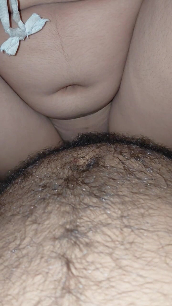 poojagupta662: 마음은 데시 부인의 팔찌를 보며 기뻤다