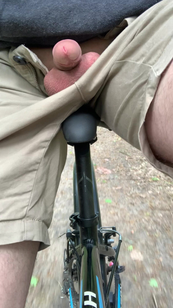 Apomit: Forest dick flash, bike ride, young boy, amateur