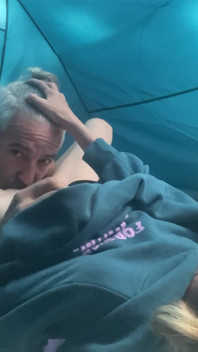 Przypadkowe domowe kempingowe porno - pieprzyć mnie swoim kutasem i wibratory, jestem bardzo zdzirowata i napalona!!