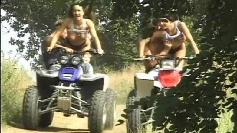 Monster Cocks: Certaines filles adorent le motocross et le sexe extrême à la...
