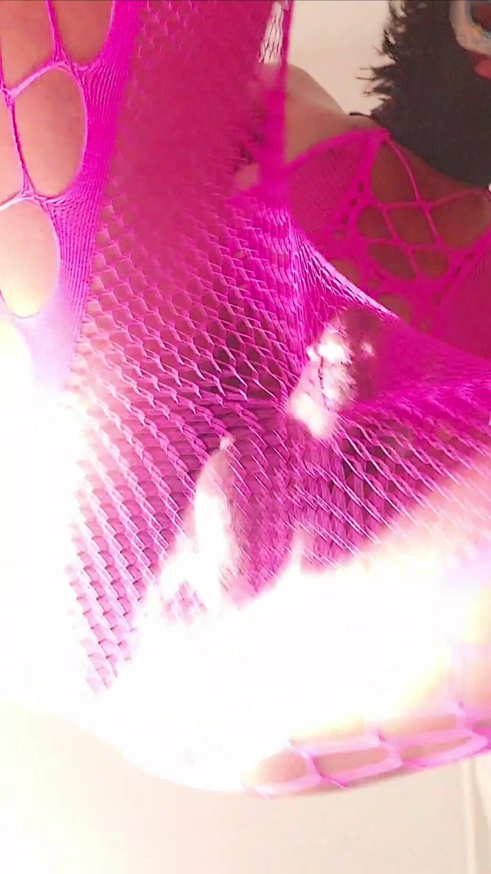 Milah CrossxxX: Milah En Fishnet Rose