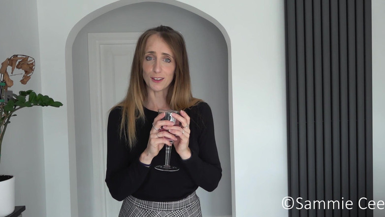 Sammie Cee: सहकर्मियों ग्लोव्ड अफेयर