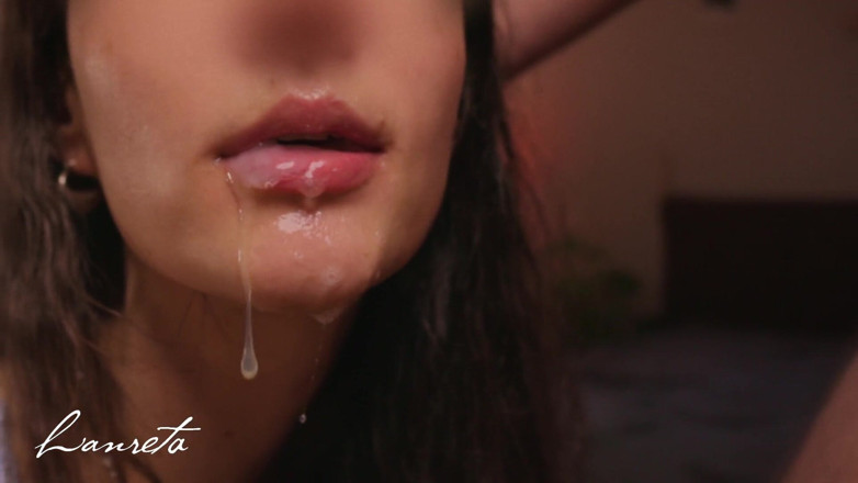 Lanreta: Primer plano de mamada descuidada - follando la boca con semen...