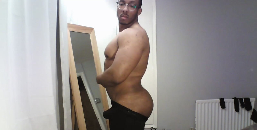 Amadeus: Onu giymeyi seviyorum güreş takımı, daha fazlasını görmek ister misin??