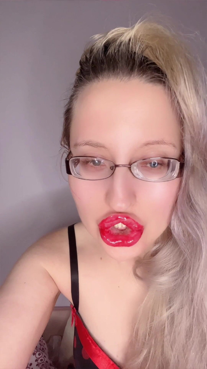 FinDom Goaldigger: Große rote lippen an deinem schwanz