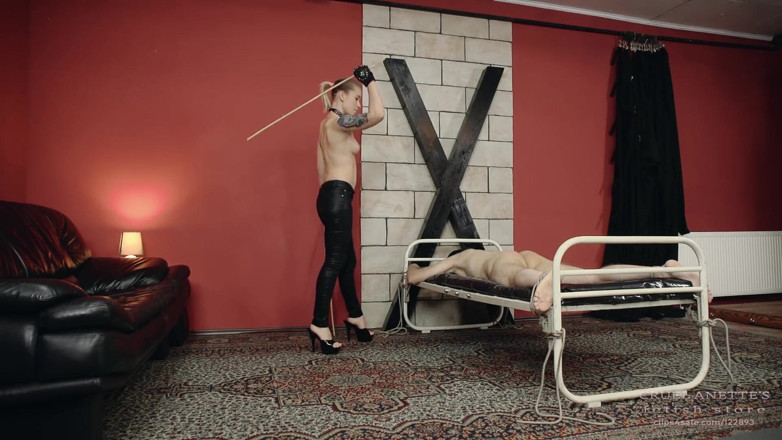 Cruel Anettes fetish world: Kalın kırbaçlama
