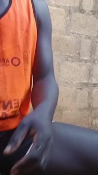 Hãy để tôi đụ mẹ kế của bạn làm hài lòng với con cu đen 12 inch này