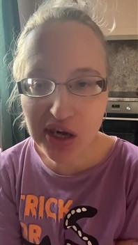 Asmr žvýkací zvukový efekt se zpomaleným záběrem 